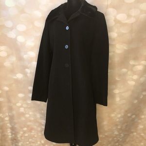 Black coat with removable collar - preloved